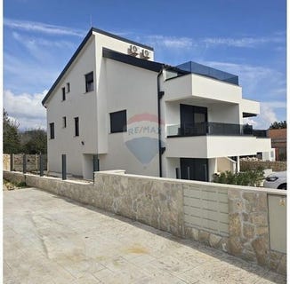 /international/hr/novalja-lika-senj-county-310107298992/