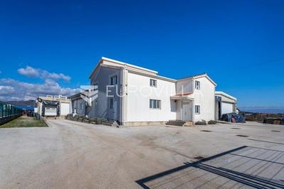 /international/hr/sinj-split-dalmatia-county-310106463772/