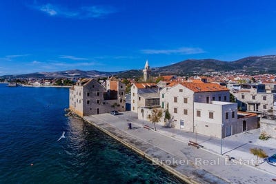 /international/hr/katel-tafili-split-dalmatia-county-310107218204/