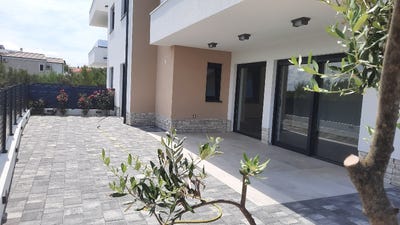/international/hr/murter-murter-sibenska-ulica-310097951702/