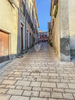 /international/hr/buzet-istria-county-120096355181/