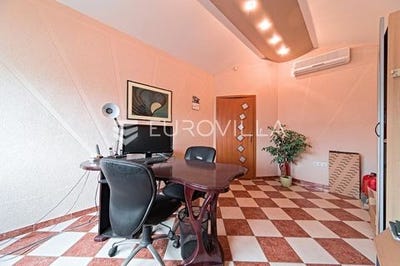 /international/hr/osijek-osijek-baranja-county-310107977335/