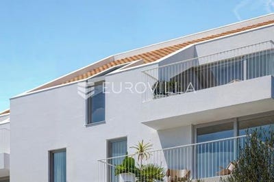 /international/hr/supetar-split-dalmatia-county-310104805251/