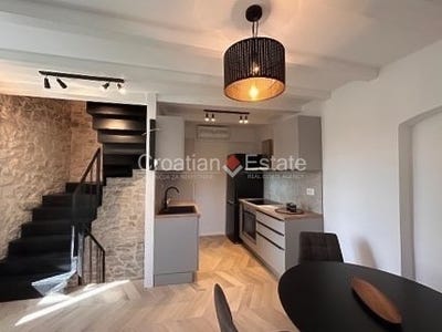 /international/hr/kastel-stafilic-split-dalmatia-county-310098837616/