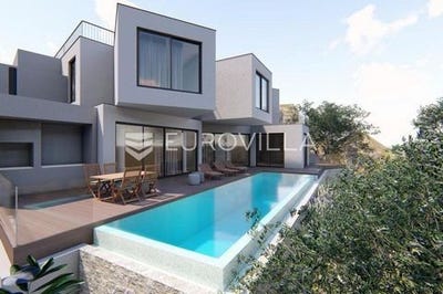 /international/hr/omis-split-dalmatia-county-310103772682/
