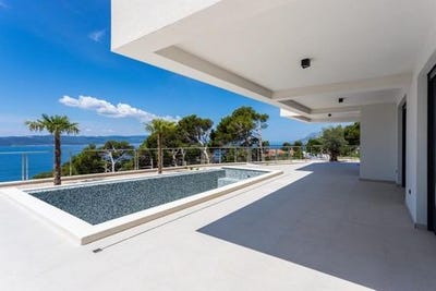 /international/hr/makarska-split-dalmatia-county-120090897783/