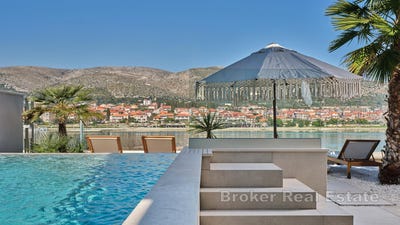 /international/hr/iovo-split-dalmatia-county-310107218858/