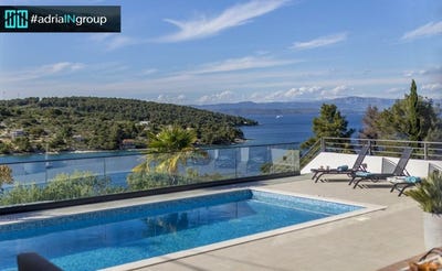 /international/hr/solta-split-dalmatia-county-310096777690/