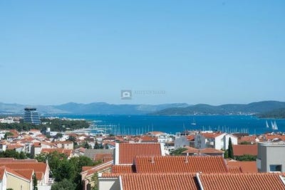 /international/hr/vodice-sibenska-ulica-310102989864/