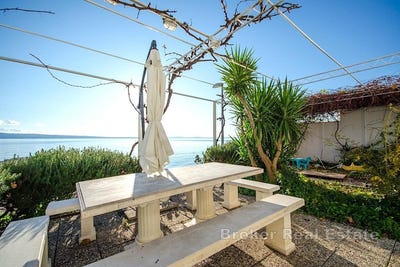 /international/hr/podstrana-split-dalmatia-county-310107218986/