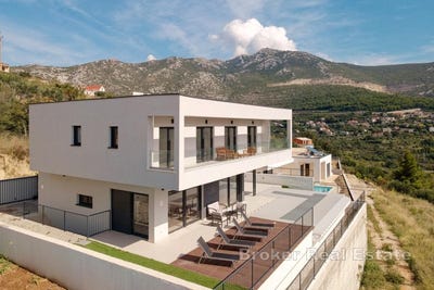 /international/hr/klis-split-dalmatia-county-310107219258/