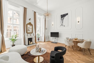 /international/hu/nador-utca-budapest-budapest-310107944152/