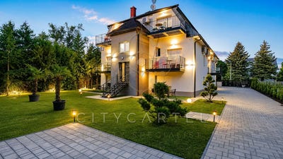 /international/hu/balatonaracs-balatonfured-veszprem-310108213364/