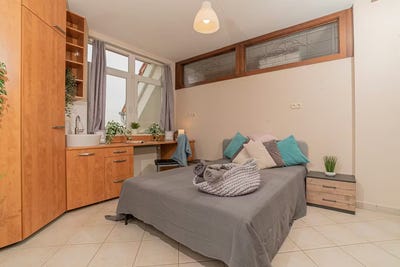 /international/hu/garay-ter-budapest-budapest-310093858468/