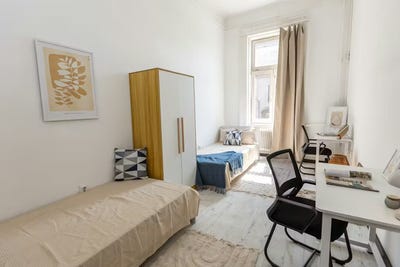 /international/hu/thokoly-ut-budapest-budapest-310107322249/