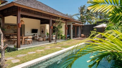 /international/id/villas-resort-gili-trawangan-jl-pantai-gili-trawangan-gili-indah-pemenang-gili-indah-nusa-tenggara-bar-gili-trawangan-north-sumatra-310109892896/