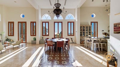 /international/il/kedem-street-tel-aviv-yafo-tel-aviv-yafo-310108556929/
