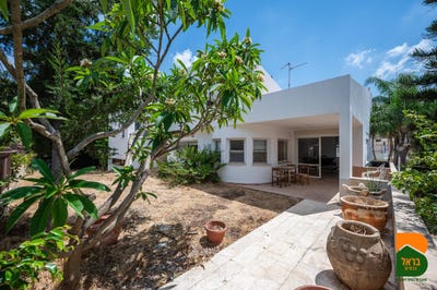 /international/il/zikhron-ya-akov-haifa-310109227827/