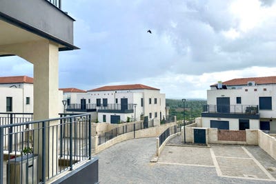 /international/il/16-סמיון-zikhron-ya-akov-haifa-310107269401/