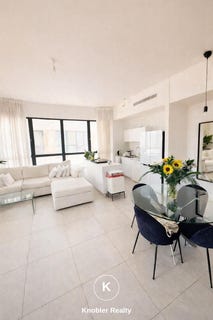 /international/il/tel-aviv-tel-aviv-yafo-310109227195/