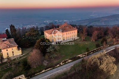 /international/it/santa-giuletta-lombardy-310105304205/