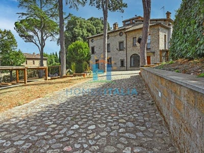 /international/it/castiglione-in-teverina-lazio-120093577337/