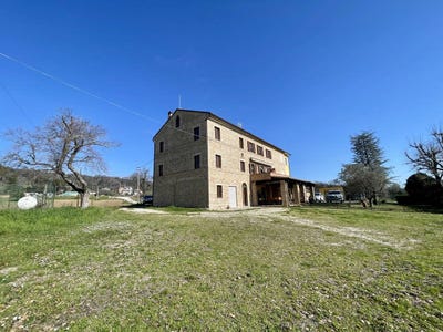 /international/it/falerone-marche-310108764406/