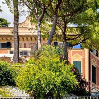 /international/it/genoa-liguria-310109922271/