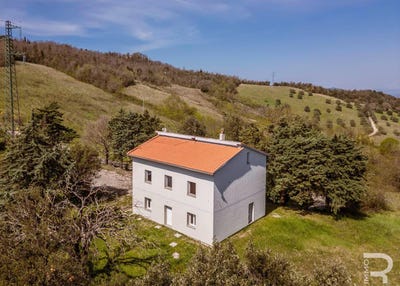 /international/it/pomarance-pomarance-tuscany-310107090939/