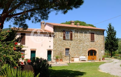 /international/it/scarlino-tuscany-310107980438/