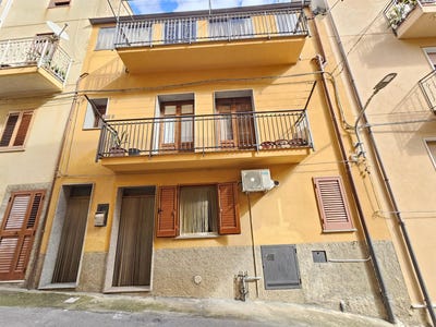 /international/it/collesano-sicily-310103403492/
