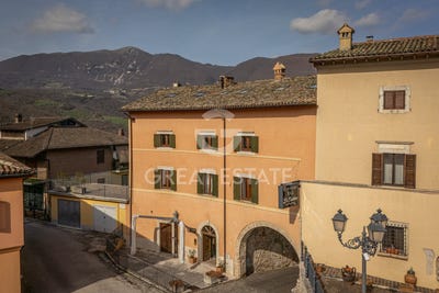 /international/it/cerreto-di-spoleto-umbria-310106596118/