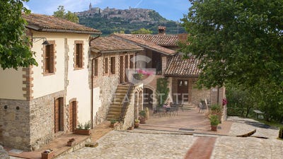 /international/it/todi-umbria-310102675336/
