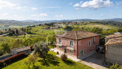 /international/it/casole-d-elsa-tuscany-310108088555/