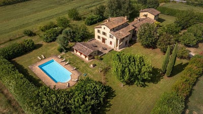 /international/it/spello-umbria-310105306020/