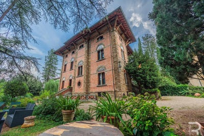 /international/it/montevarchi-tuscany-310110359545/