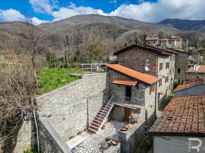 /international/it/casola-in-lunigiana-casola-in-lunigiana-tuscany-310106391085/