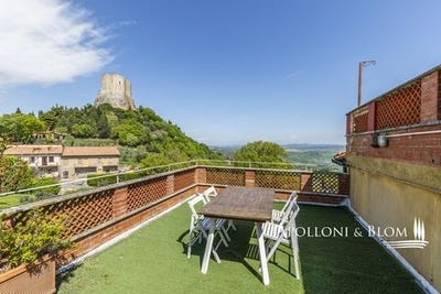 /international/it/via-roma-castiglione-d-orcia-tuscany-310107905678/
