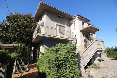 /international/it/alba-adriatica-abruzzo-310103370528/?lang=pt