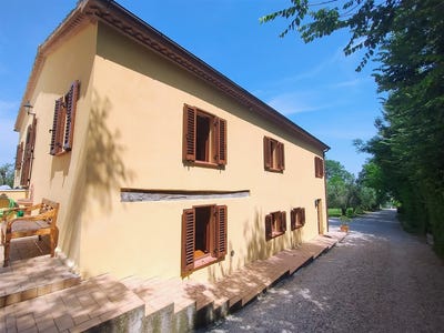 /international/it/san-lorenzo-in-campo-marche-120095055894/