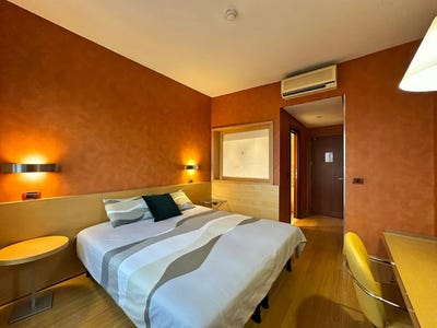 /international/it/lungo-dora-napoli-turin-piedmont-310100991497/