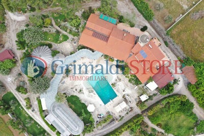 /international/it/lizzanello-apulia-310098537875/