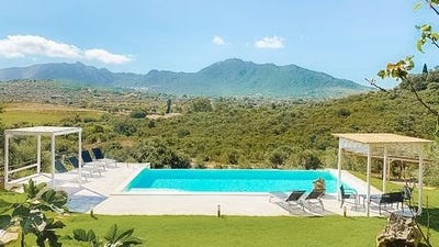 /international/it/olbia-sardinia-310101387837/?lang=id