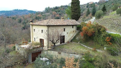 /international/it/monte-santa-maria-tiberina-umbria-310106605784/