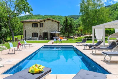 /international/it/sarnano-marche-310106443333/