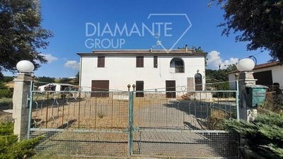 /international/it/cinigiano-tuscany-310101863387/