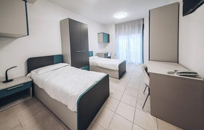 /international/it/piazza-pietro-francesco-guala-turin-piedmont-310093835634/