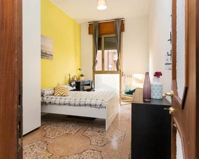 /international/it/viale-giovanni-vicini-bologna-emilia-romagna-310108283667/