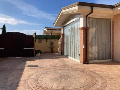 /international/it/colonia-di-anzio-lazio-310098746411/