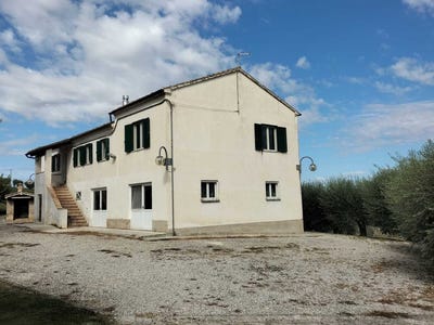 /international/it/montefano-marche-310120012300/